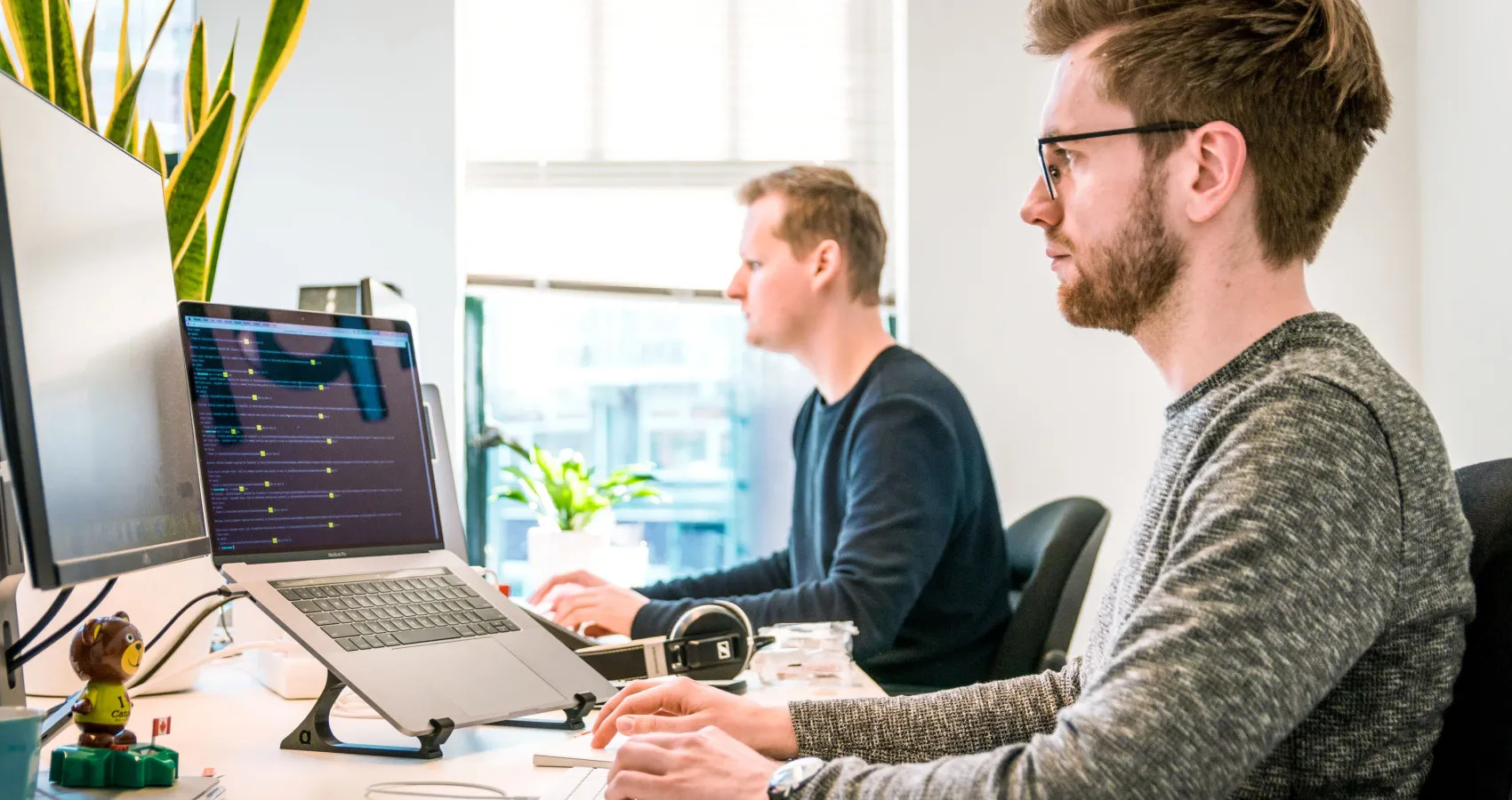 tim van der kuip CPs2X8JYmS8 unsplash it